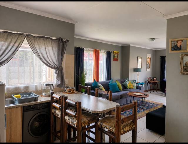 3 BEDROOM HOUSE FOR SALE IN RIVERSDALE